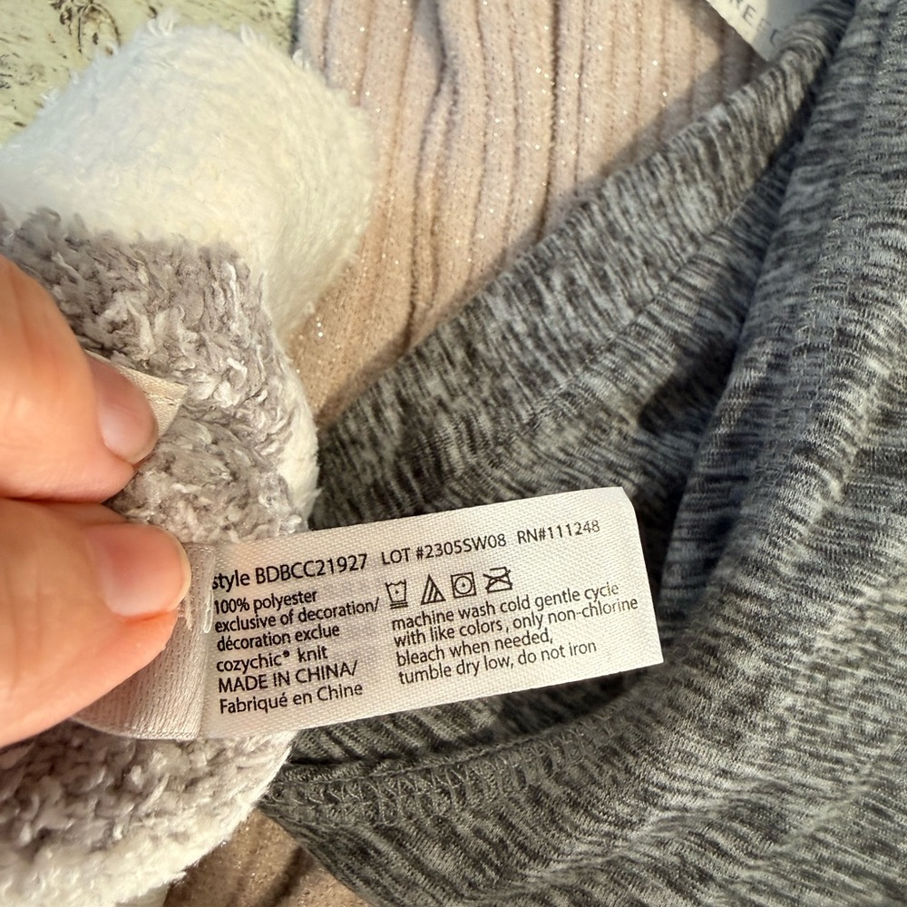Barefoot Dreams black sheep, baby blanket - Picture 4 of 5